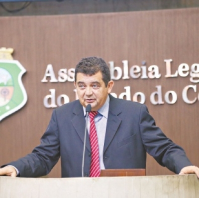 Carlos Felipe (PCdoB) defendeu que cabe à Assembleia fazer nova visita às obras para cobrar do Governo Federal a retomada dos trabalhos 