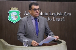 Ely Aguiar declara-se contra liberação de recursos para empresas aéreas