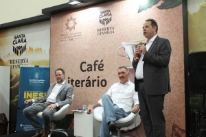 AL lança na Bienal Internacional do Livro mais um título publicado pelo Inesp nesta terça