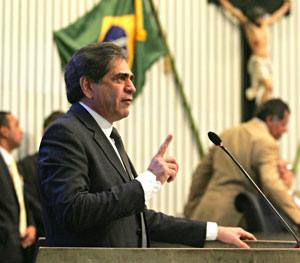 O presidente da Assembleia Legislativa, José Albuquerque, afirmou que o Ceará corre o risco de perder a Refinaria para estados vizinhos 