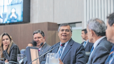 Na Assembleia para participar do Congresso, Flávio Dino também esteve, ontem, no Plenário 13 de Maio