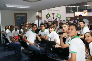 Alunos da Escola Estadual Profissional Governador Luiz de Gonzaga Fonseca Mota