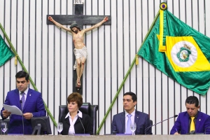 Leitura do expediente na abertura da sessão plenária desta sexta-feira