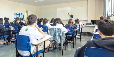 Deputado propõe criação do programa Parlamento Jovem Cearense