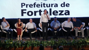 O governador Camilo Santana foi o último a falar no evento, após o prefeito que era o anfitrião