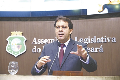 Para o deputado Evandro Leitão, cabe ao parlamentar mostrar as dificuldades à população e cobrar ações federais de socorro ao Estado 