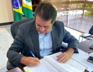 Presidente da AL, deputado Evandro Leitão, assume interinamente Governo do Estado 