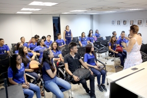 Alunos da Escola Alice Moreira de Oliveira participam do O Parlamento e sua História