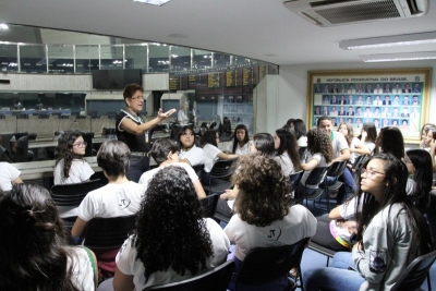 O Parlamento e sua História recebe alunos da Escola Juarez Távora