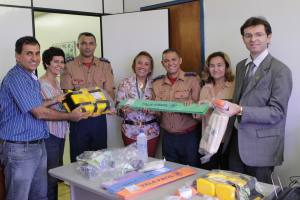 Doação à brigada de bombeiros