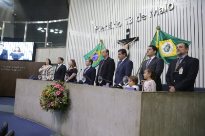 Médicos são homenageados em sessão solene na Assembleia Legislativa