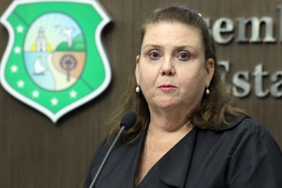 Dep. Fernanda Pessoa (PR)