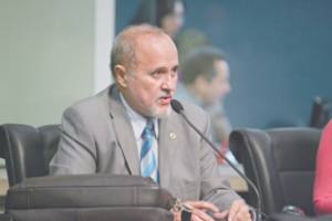 Deputado Hermínio Resende comunicou sua decisão ao vice-governador Domingos Filho, o seu preferido para ser o candidato