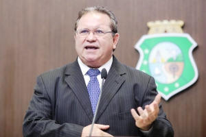 Deputado Roberto Mesquita