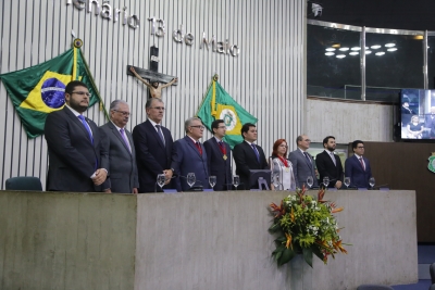 AL homenageia Academia Cearense de Direito em solenidade