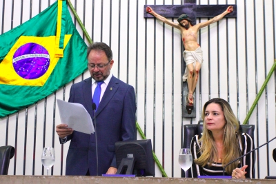 Abertura dos trabalhos da sessão plenária desta quinta-feira