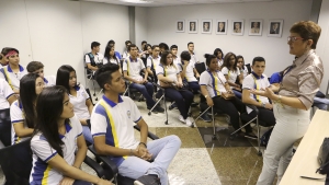 Assembleia Legislativa recebe visita de alunos da Escola José de Alencar