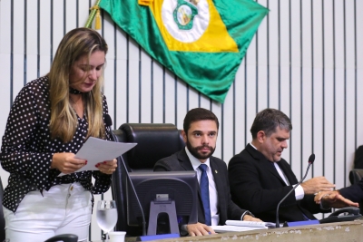 Leitura do expediente na abertura da sessão plenária desta quinta-feira