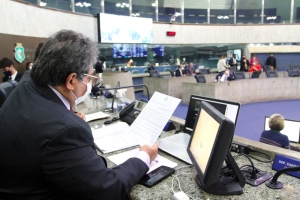 Votação, durante a sessão legislativa desta quinta -feira