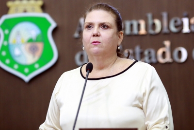 Dep. Fernanda Pessoa (PR)