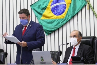 Leitura do expediente da sessão plenária desta quinta-feira, realizada pelo sistema híbrido