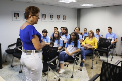 O Parlamento e sua História recebe alunos da Escola Yolanda Queiroz