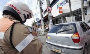 Projeto quer disciplinar remoção de veículos estacionados em local proibido