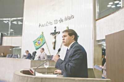 Evandro Leitão (PDT) iniciou pronunciamento destacando números de crimes referentes ao mês de janeiro anunciados na quarta-feira (8) 