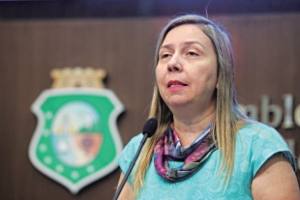 A suplente Rachel Marques só assume vaga na Assembleia se Camilo Santana convidar um outro deputado para ser secretário do Esporte