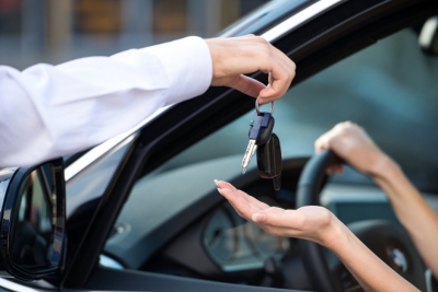 Lei regulamenta serviços de manobra e guarda de veículos em estacionamentos