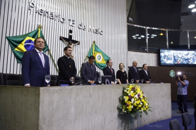 Solenidade foi realizada no Plenário 13 de Maio