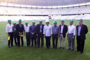 Membros do CapCopa visitam a Arena Castelão