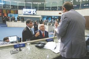 Assumiram vaga ontem, na Assembleia, os suplentes Leonardo Pinheiro e Professor Teodoro no lugar de Ivo Gomes e Osmar Baquit