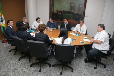 Mesa Diretora da AL se reúne e trata  sobre temas em pauta na Casa