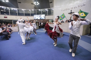 Assembleia comemora 15 anos do São João de Maracanaú em solenidade