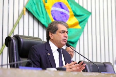 Presidente da AL, deputado Zezinho Albuquerque