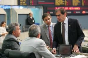 Deputado José Albuquerque, presidente da Assembleia, ontem articulava para garantir as presenças na sessão deliberativa de hoje