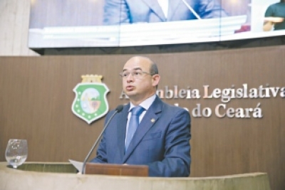 O deputado Sérgio Aguiar (PDT) é defensor da existência de, no máximo, cinco ou seis partidos políticos de ideologia forte no Brasil