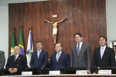 NOVA MESA DIRETORA foi empossada com as presenças do prefeito de Fortaleza, Roberto Cláudio, e do senador eleito, Cid Gomes 