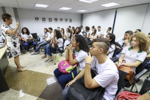 Assembleia Legislativa recebe alunos da Escola de Ensino Profissional Paulo VI