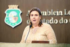 Dep. Fernanda Pessoa (PR)