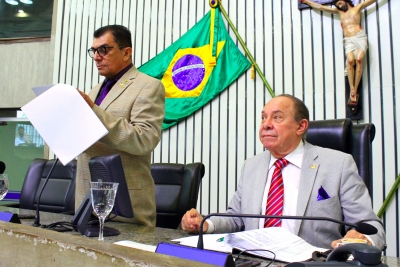 Abertura dos trabalhos da sessão plenária desta quinta-feira