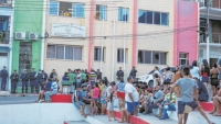 População acompanhou a votação que culminou no afastamento do prefeito em frente à Câmara Municipal. A decisão dos vereadores foi comemorada por moradores do município