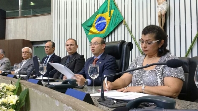 Sessão solene foi realizada no Plenário 13 de Maio