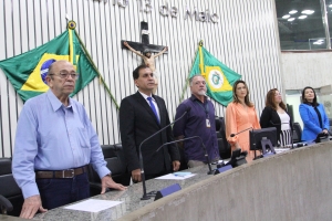 Assembleia homenageia servidores aposentados de 2019 a 2022