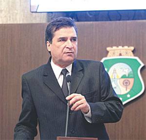 O presidente da Comissão da Seca na Assembleia, João Jaime, tem feito críticas ao secretário de Desenvolvimento Agrário, Nelson Martins 