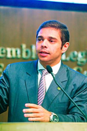  Deputado Júlio César é um dos parlamentares cearenses otimistas com relação à aprovação dos novos critérios para criar municípios no Brasil 