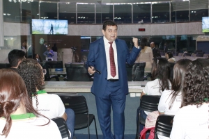 Alunos da Escola Joaquim Nogueira participam de projeto na Assembleia