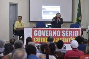 Ailton e Eliane foram únicos a debater com servidores