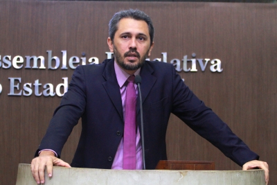 Deputado Elmano Freitas